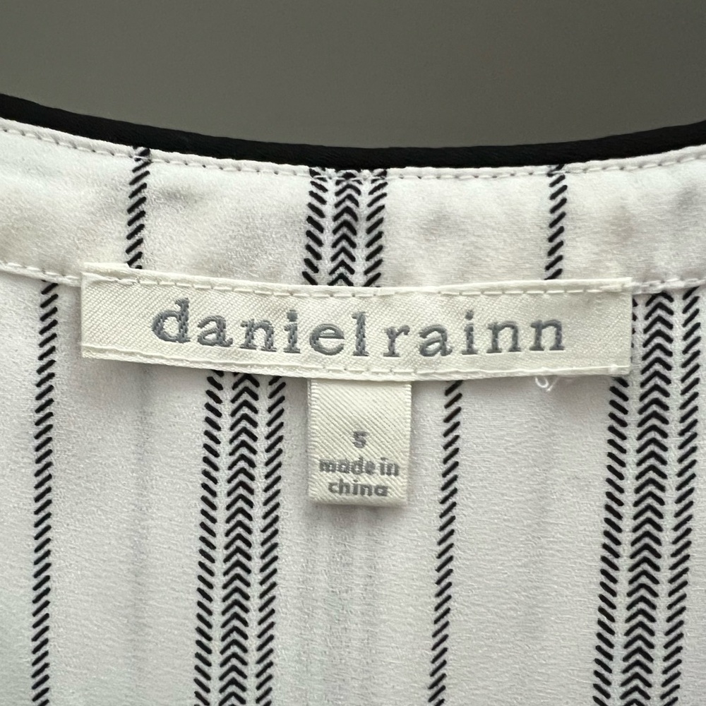 Blouse - Picture 2 of 3